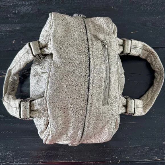 Chanel Matelasse Gold Leather Hand Bag - Picture 3 of 9